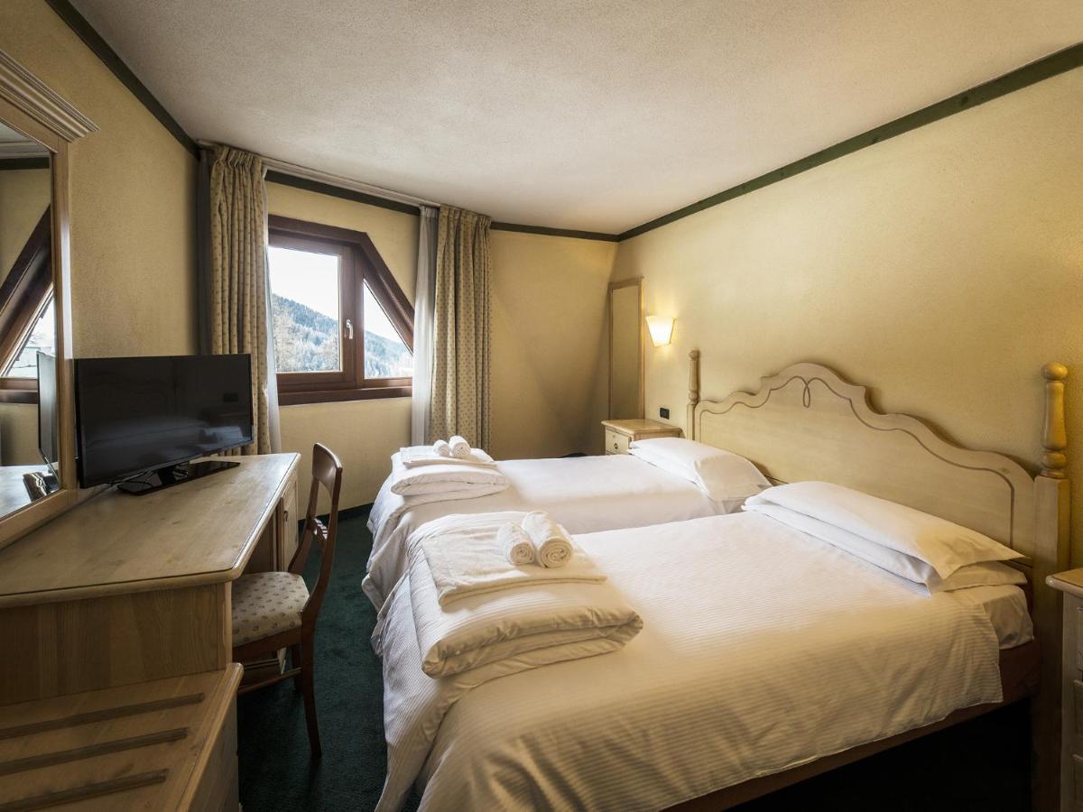 Th Pila Hotel Pila  Buitenkant foto